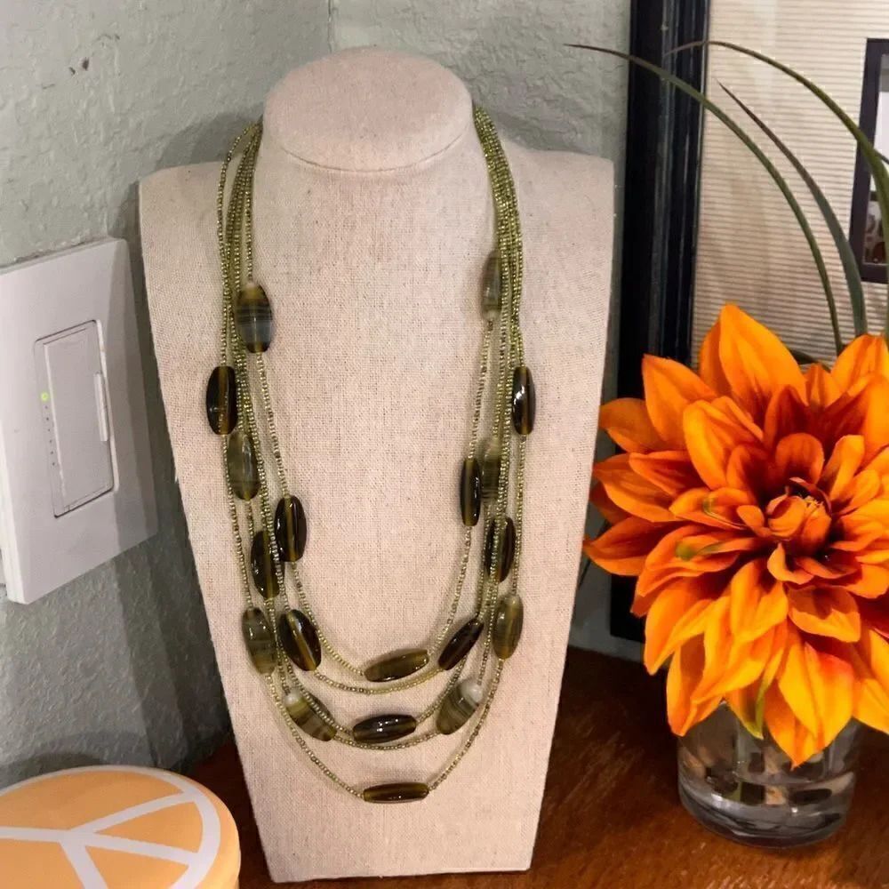 NWOT Green 5 Strand Necklace #JW3